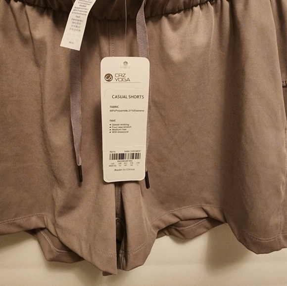 Crz‎ Yoga shorts Size Med - Picture 3 of 6
